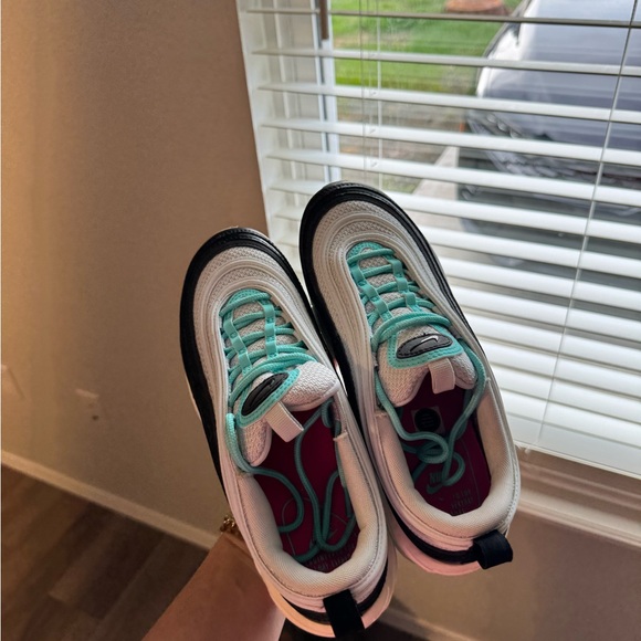 Nike Women’s Air Max 97 - Picture 3 of 3